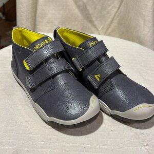 New‎ without box Plae Lou Metallic Suede size 2